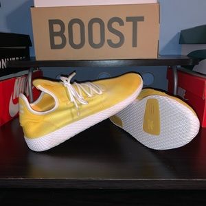 Pharrell x Tennis Hu Holi ‘Bright Yellow’